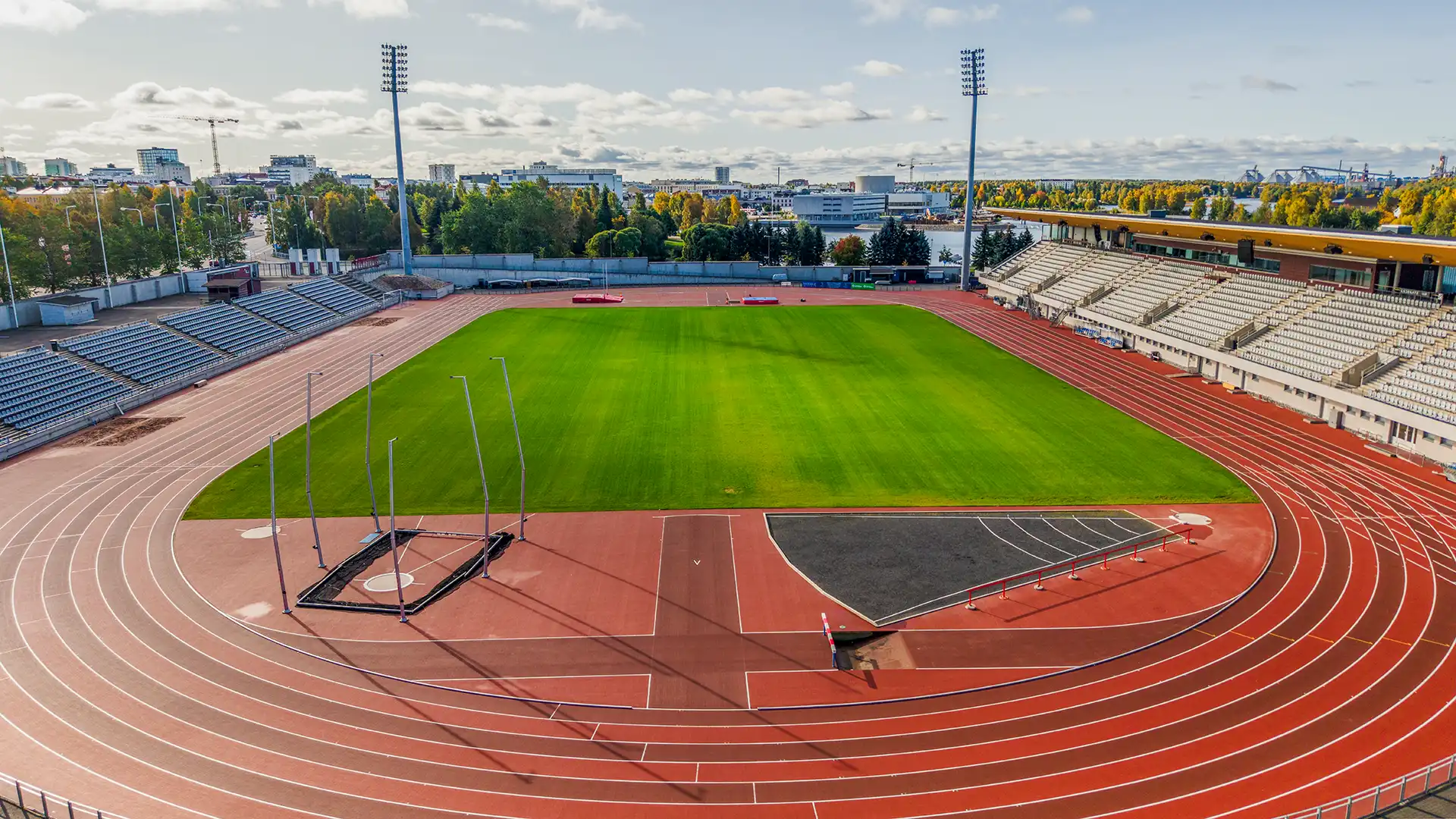 Raatin stadionin urheilukenttäalueen suunnittelu - Referenssi - Aluetaito Oy