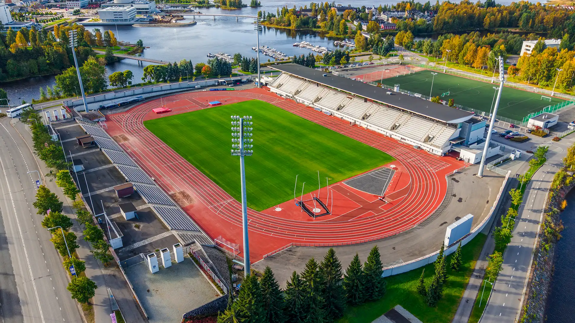 Raatin stadionin urheilukenttäalueen suunnittelu - Referenssi - Aluetaito Oy